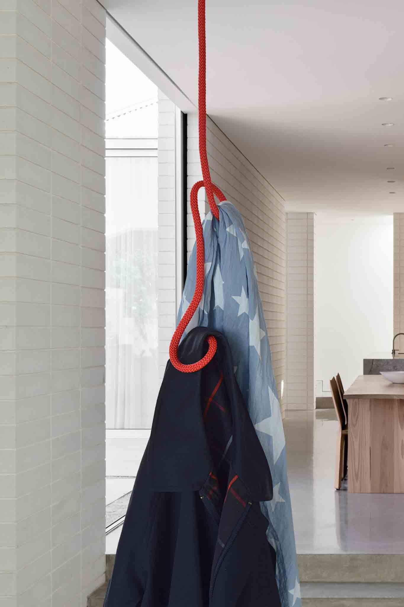 Hanging rope wardrobe | LOOP ROPE – PEPPERMINT