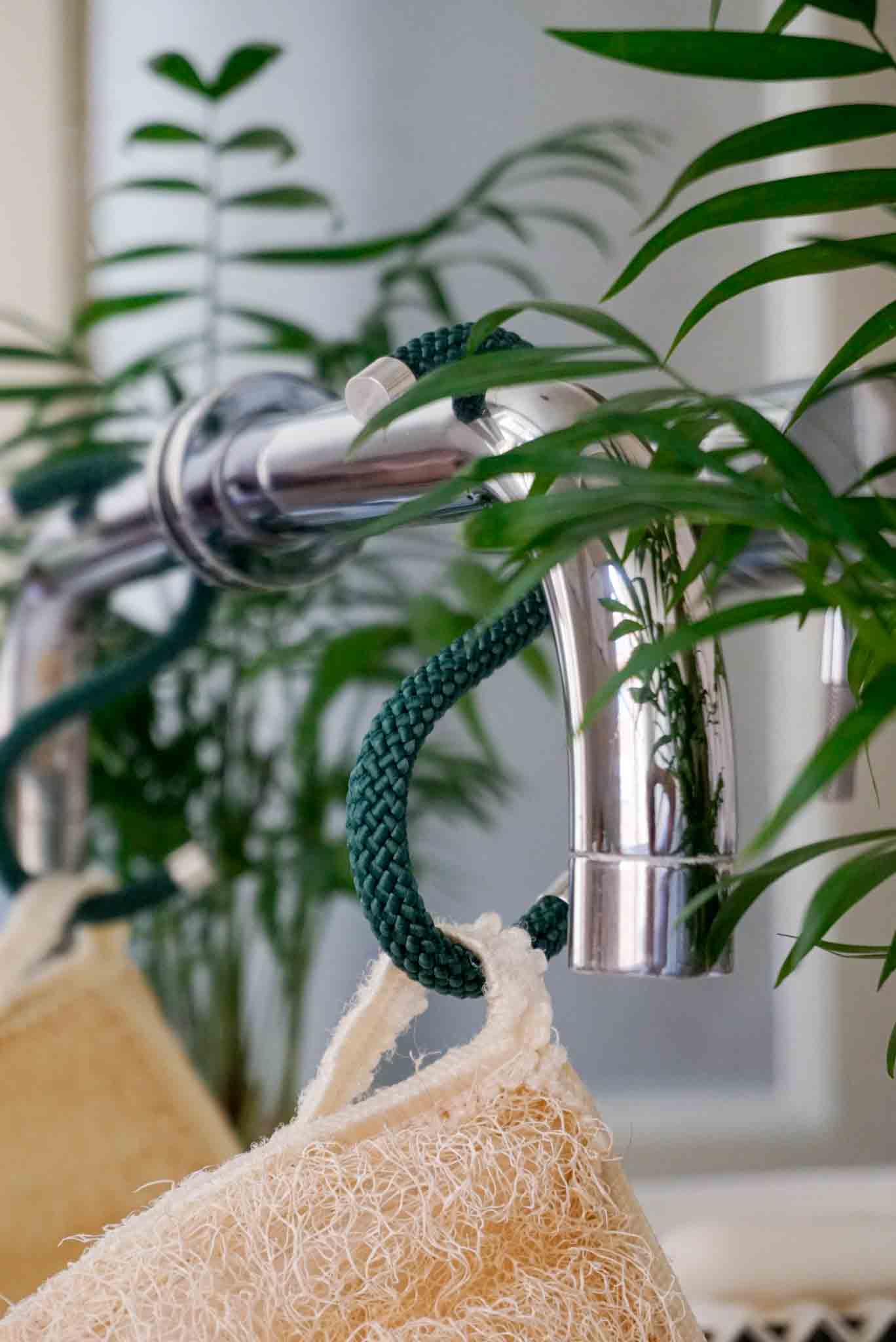 Multipurpose and Resistant Clothes Hooks | Set of 5 – PEPPERMINT
