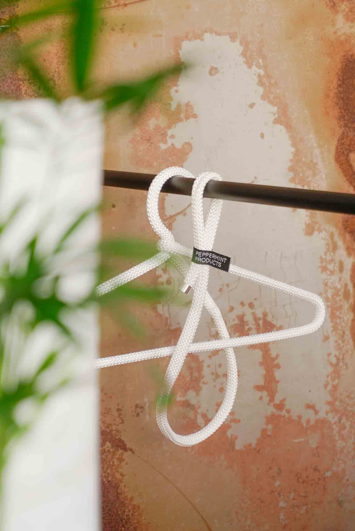 Anti-Theft Rope Hotel Hangers – PEPPERMINT